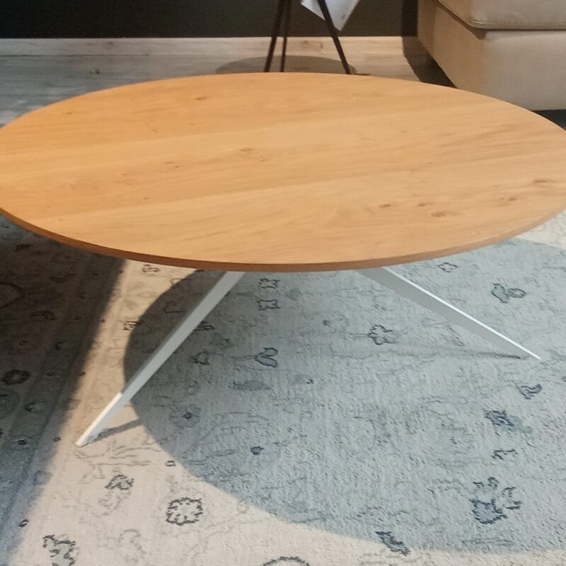 Tree konferenčný stolík