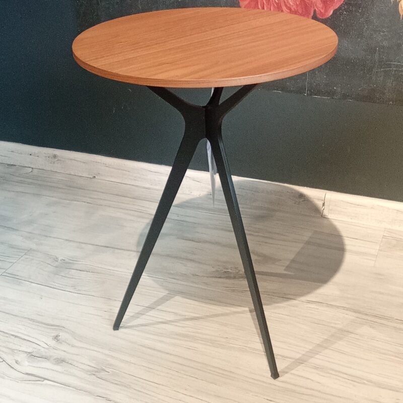 Tree príručný stolík