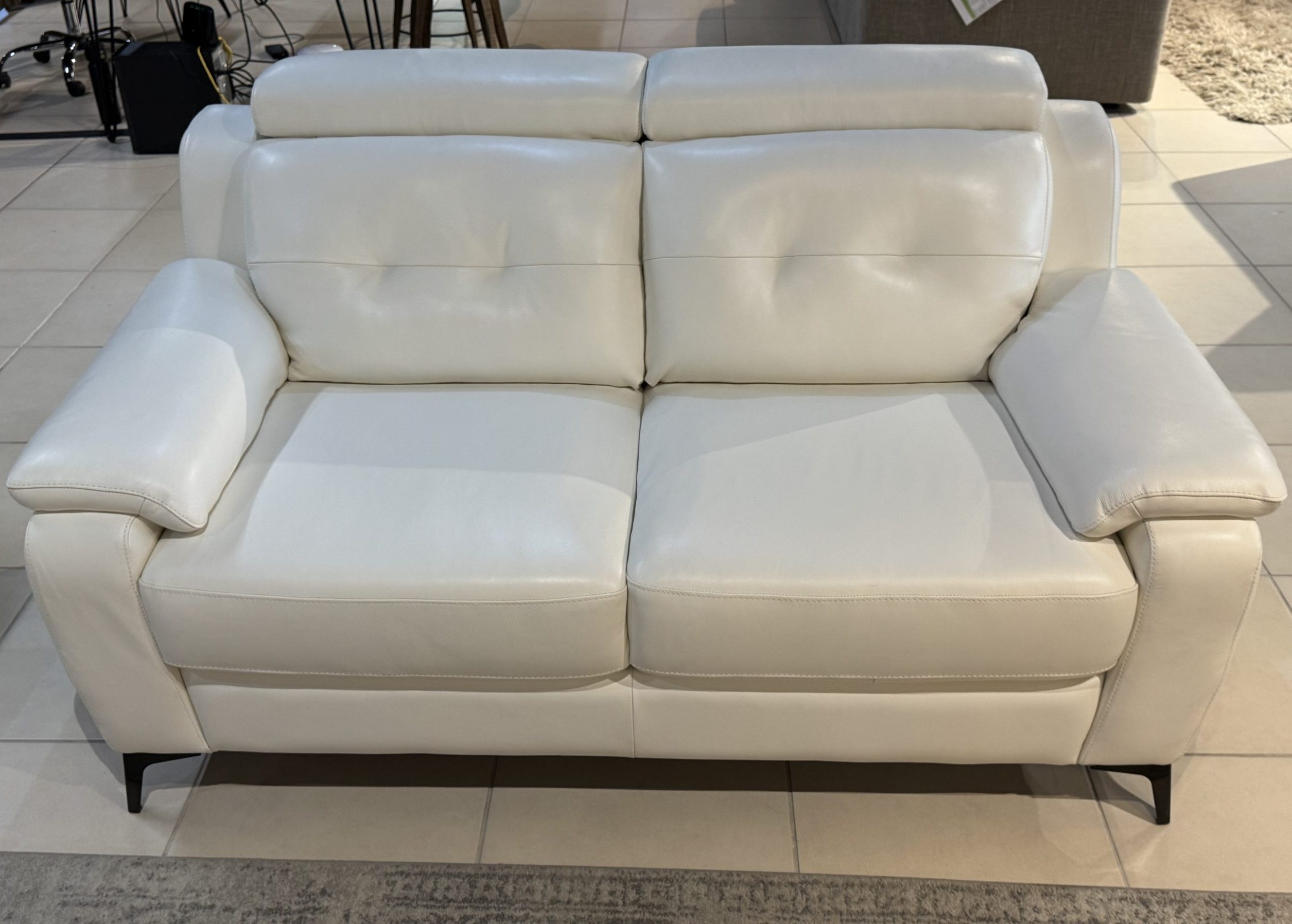 Kilian Love seat